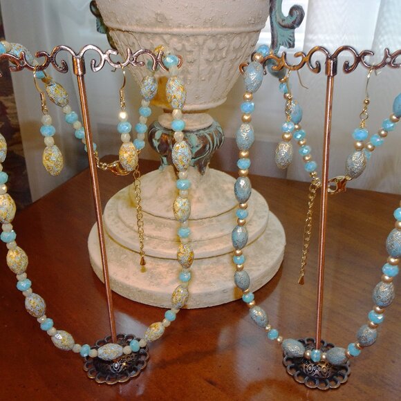 Handmade artisanal necklace & earring set from Czech beads and Austrian crystals - Picture 4 of 9